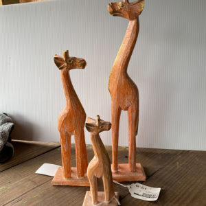 Giraffe Crackle Art Statues